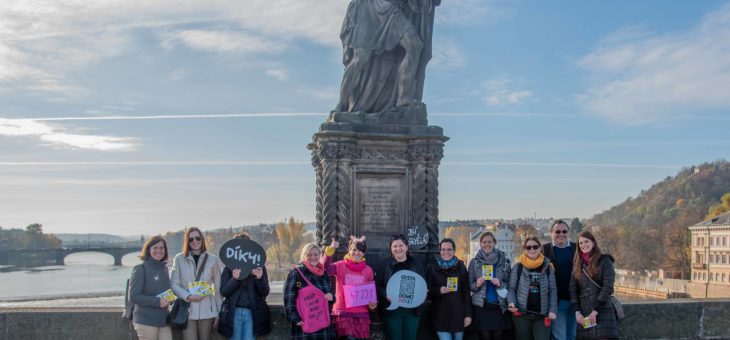 Helena z Cesty domů s Intuem na Karlově mostě!